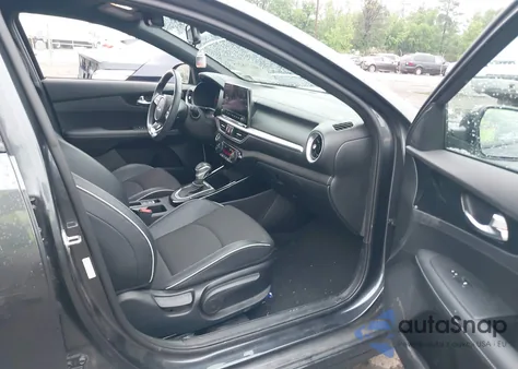 2023 Kia Forte Gt-Line z USA, uszkodzony, nr VIN 3KPF54AD9PE532899